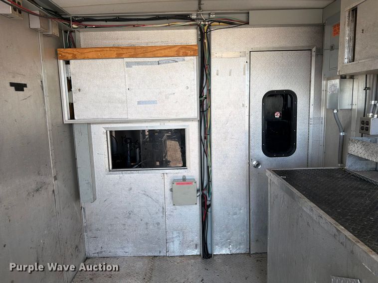 image for item FB5114 2012 Ford F650 Super Duty box truck