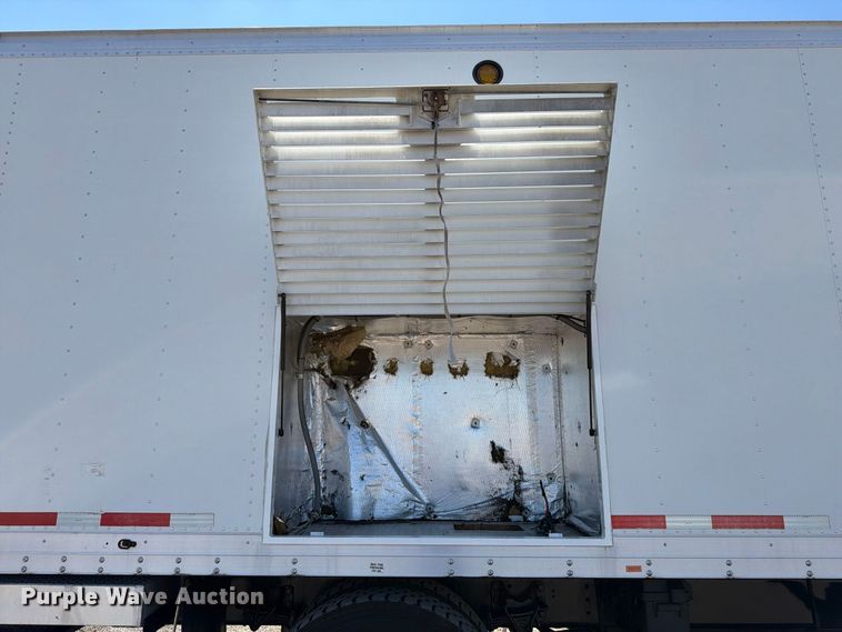 image for item FB5114 2012 Ford F650 Super Duty box truck