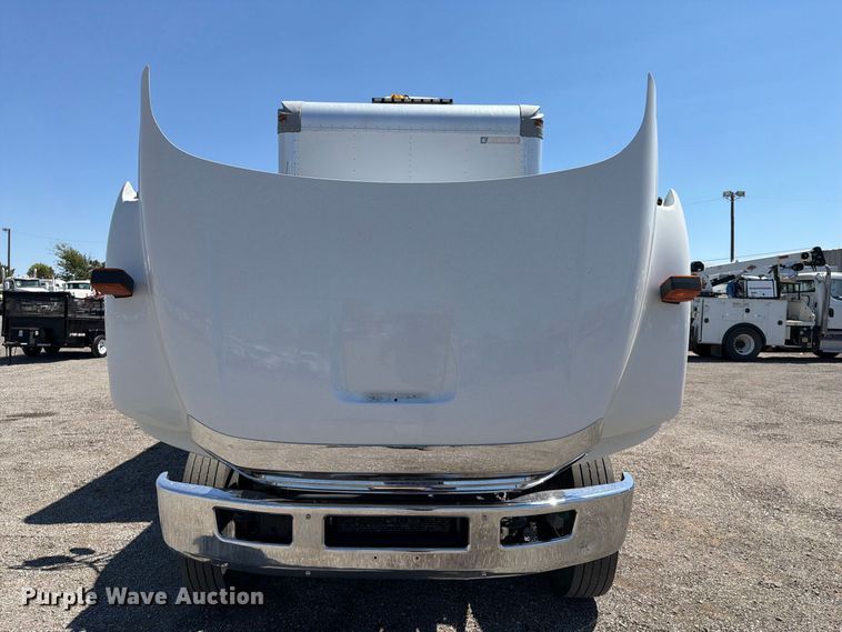 image for item FB5114 2012 Ford F650 Super Duty box truck