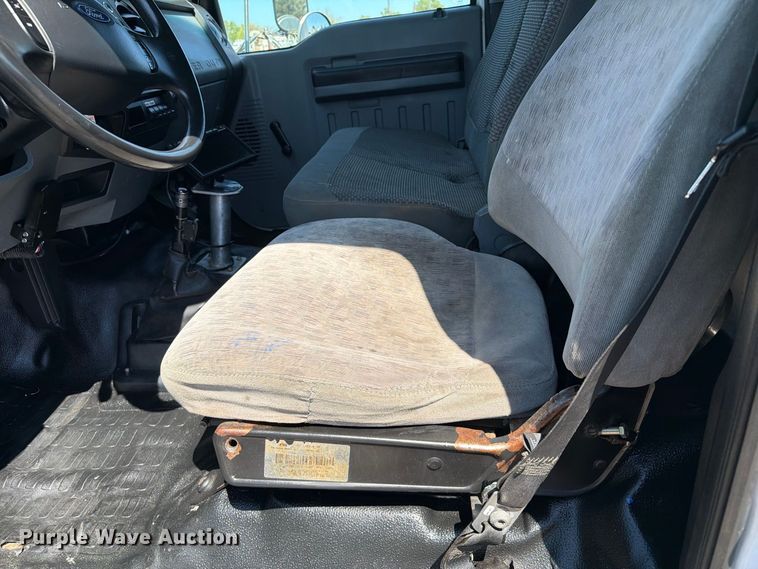 image for item FB5114 2012 Ford F650 Super Duty box truck