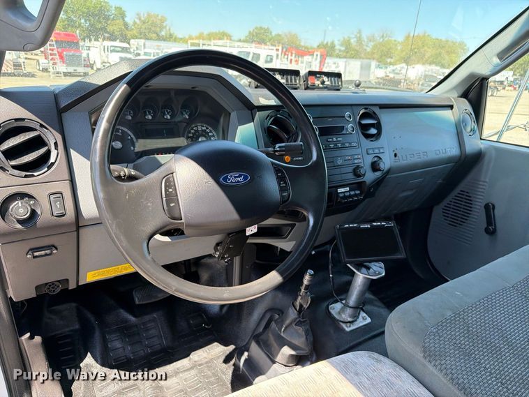 image for item FB5114 2012 Ford F650 Super Duty box truck