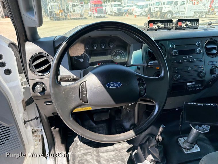 image for item FB5114 2012 Ford F650 Super Duty box truck