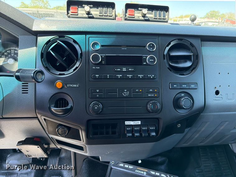 image for item FB5114 2012 Ford F650 Super Duty box truck