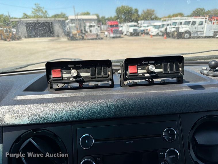 image for item FB5114 2012 Ford F650 Super Duty box truck