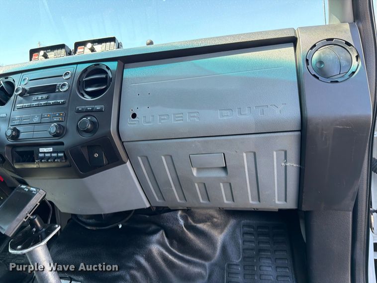 image for item FB5114 2012 Ford F650 Super Duty box truck