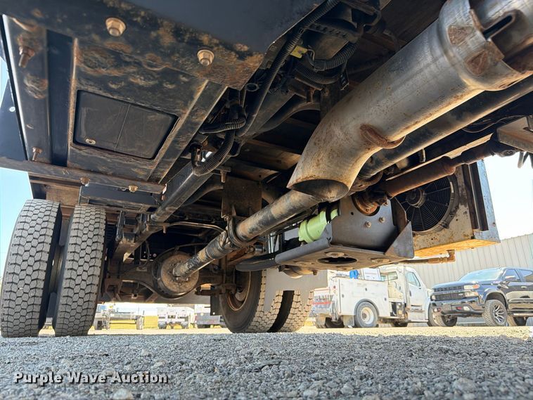 image for item FB5114 2012 Ford F650 Super Duty box truck