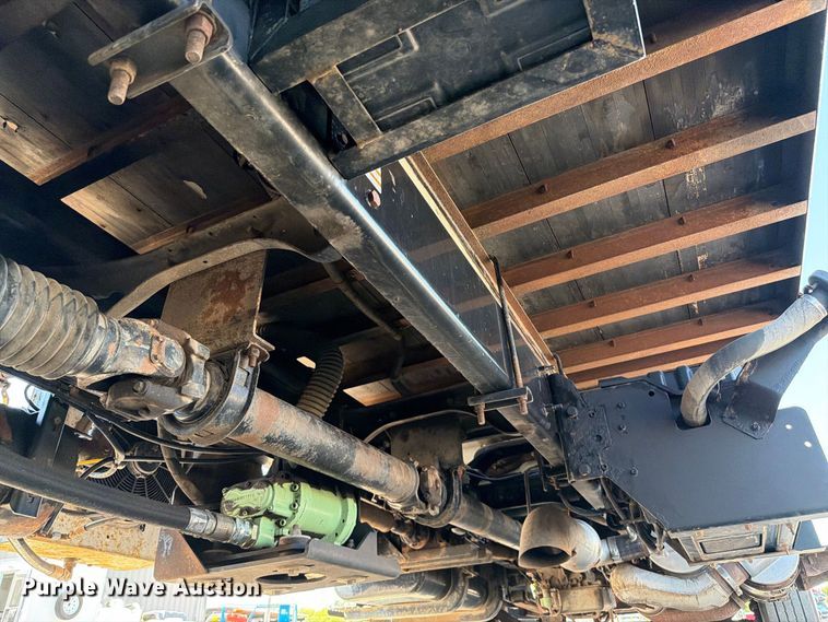 image for item FB5114 2012 Ford F650 Super Duty box truck