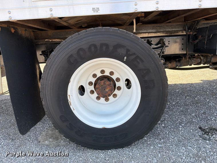 image for item FB5114 2012 Ford F650 Super Duty box truck