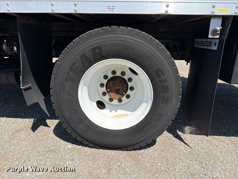 image for item FB5114 2012 Ford F650 Super Duty box truck