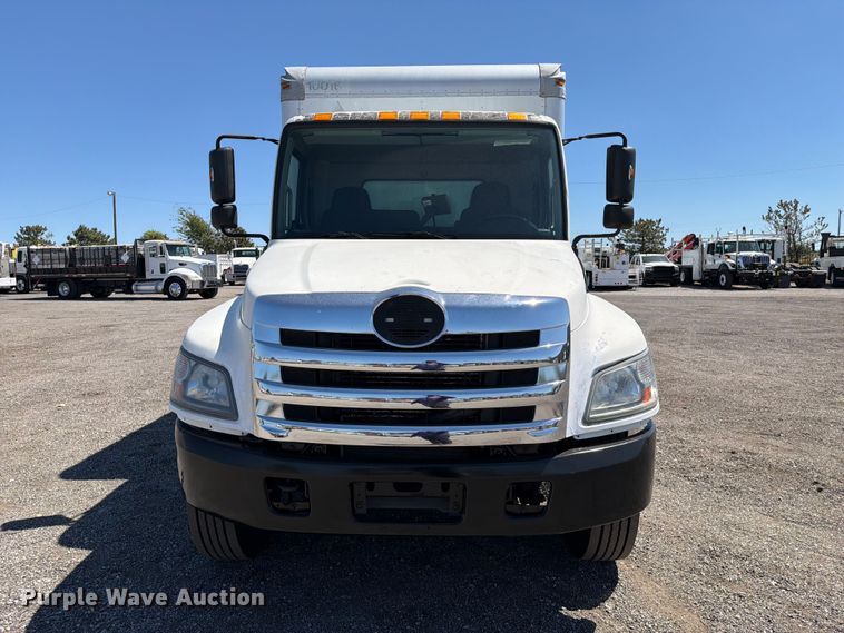 image for item FB5121 2011 Hino 338 box truck