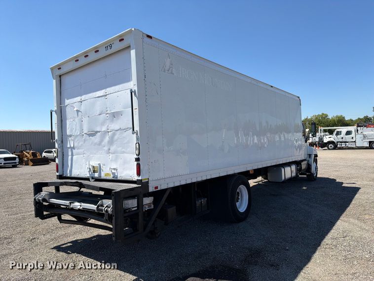 image for item FB5121 2011 Hino 338 box truck