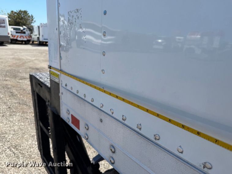 image for item FB5121 2011 Hino 338 box truck