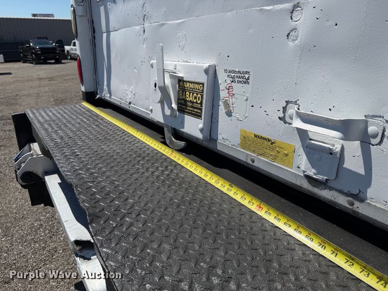image for item FB5121 2011 Hino 338 box truck