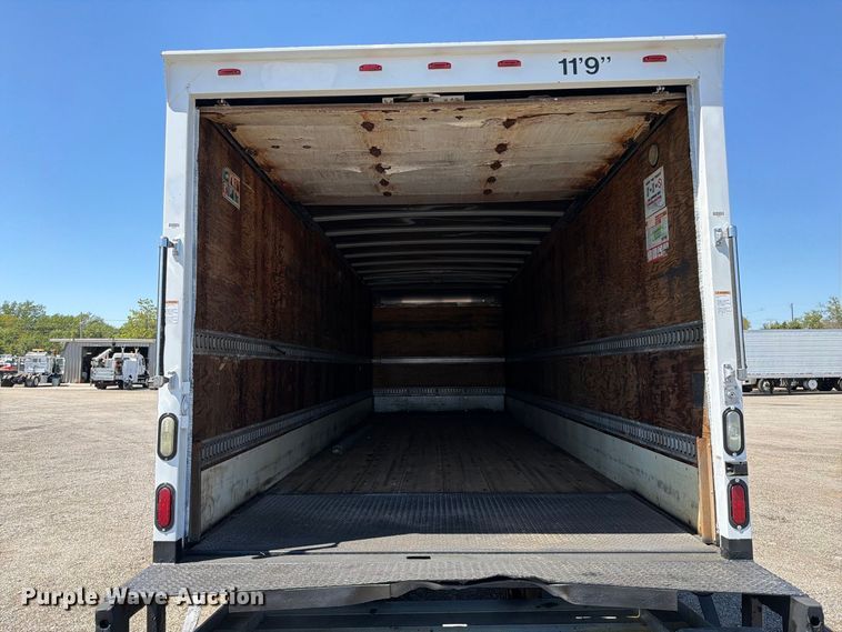image for item FB5121 2011 Hino 338 box truck