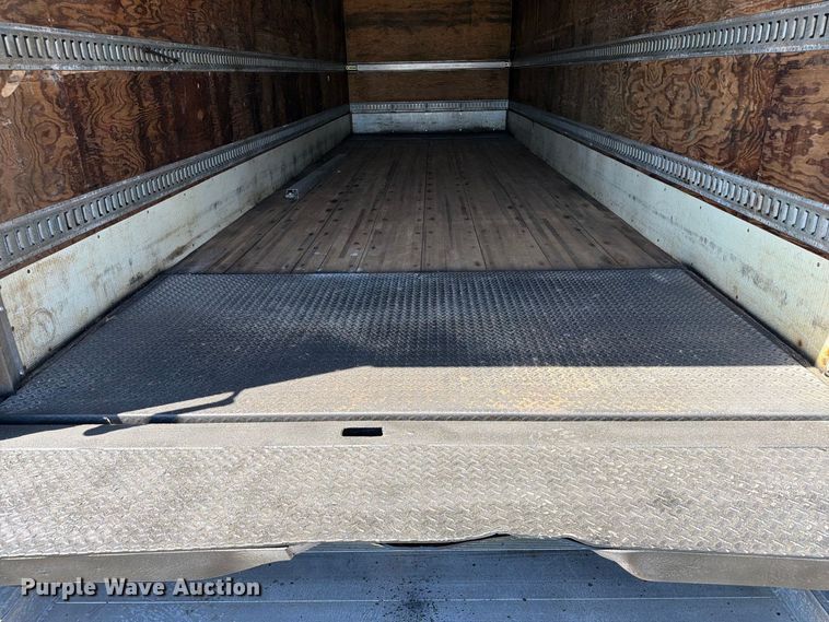 image for item FB5121 2011 Hino 338 box truck