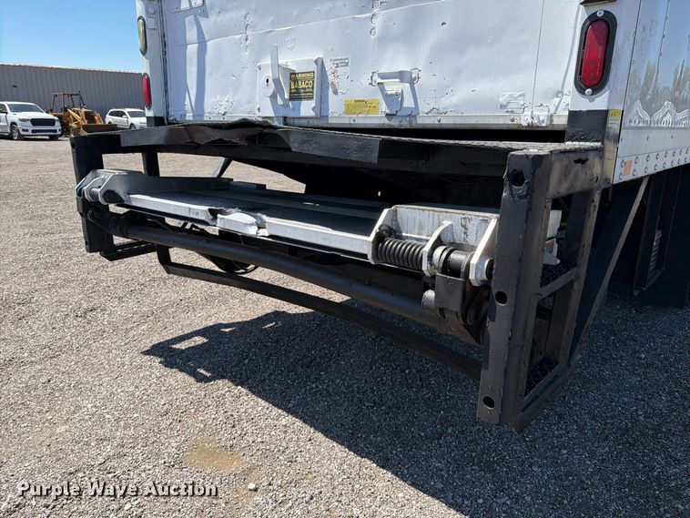image for item FB5121 2011 Hino 338 box truck