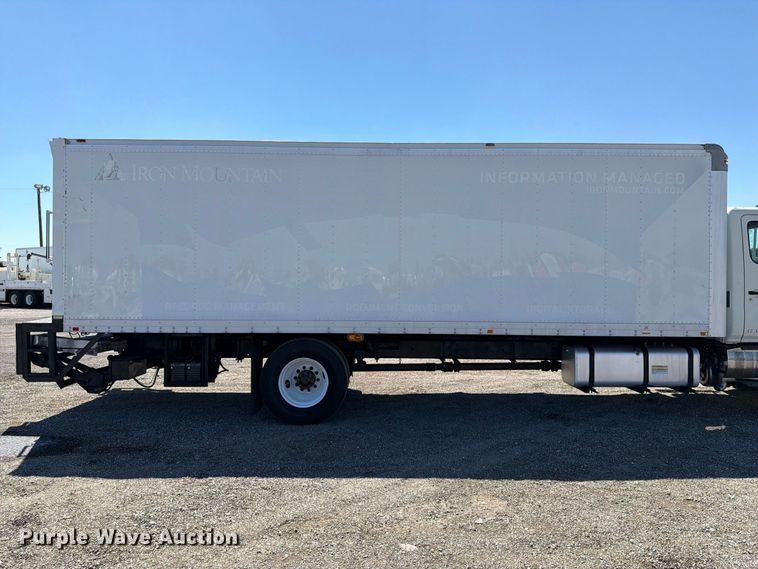 image for item FB5121 2011 Hino 338 box truck