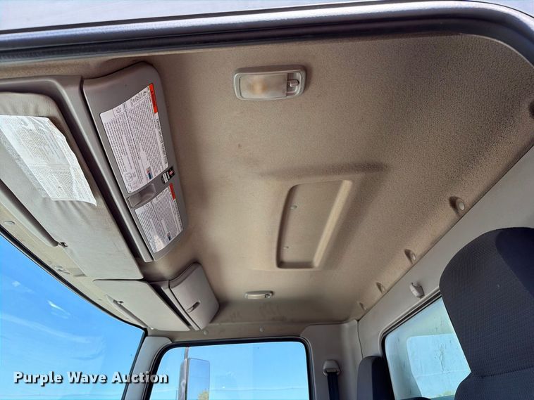 image for item FB5121 2011 Hino 338 box truck