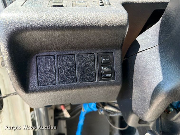 image for item FB5121 2011 Hino 338 box truck