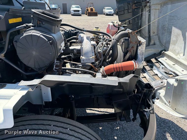 image for item FB5121 2011 Hino 338 box truck