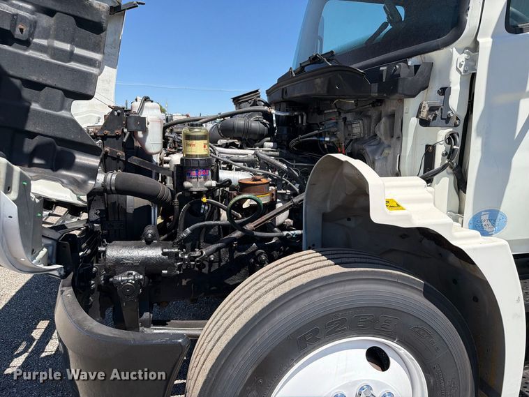 image for item FB5121 2011 Hino 338 box truck