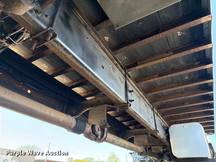 image for item FB5121 2011 Hino 338 box truck