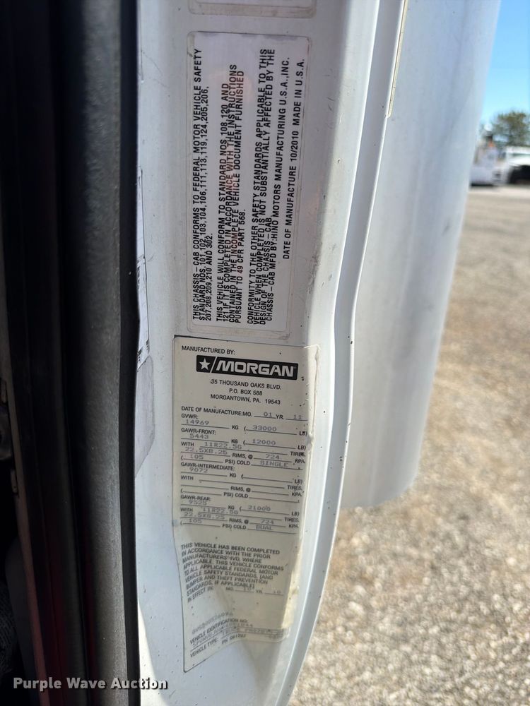 image for item FB5121 2011 Hino 338 box truck