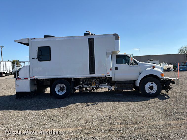 image for item FB5126 2013 Ford F750 Super Duty railroad inspection truck