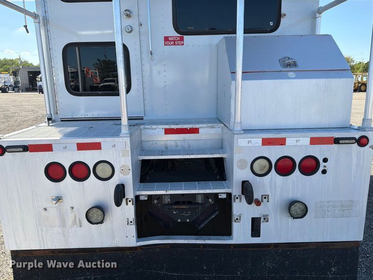 image for item FB5126 2013 Ford F750 Super Duty railroad inspection truck