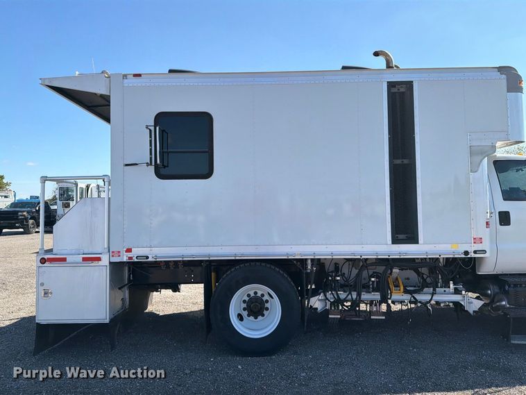 image for item FB5126 2013 Ford F750 Super Duty railroad inspection truck