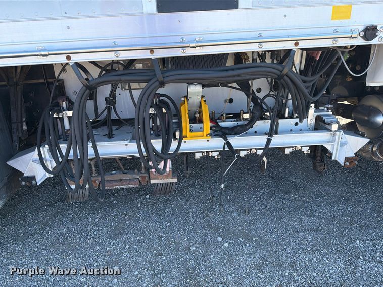 image for item FB5126 2013 Ford F750 Super Duty railroad inspection truck