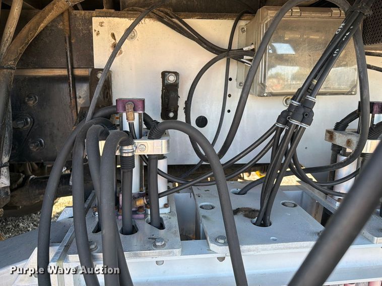 image for item FB5126 2013 Ford F750 Super Duty railroad inspection truck