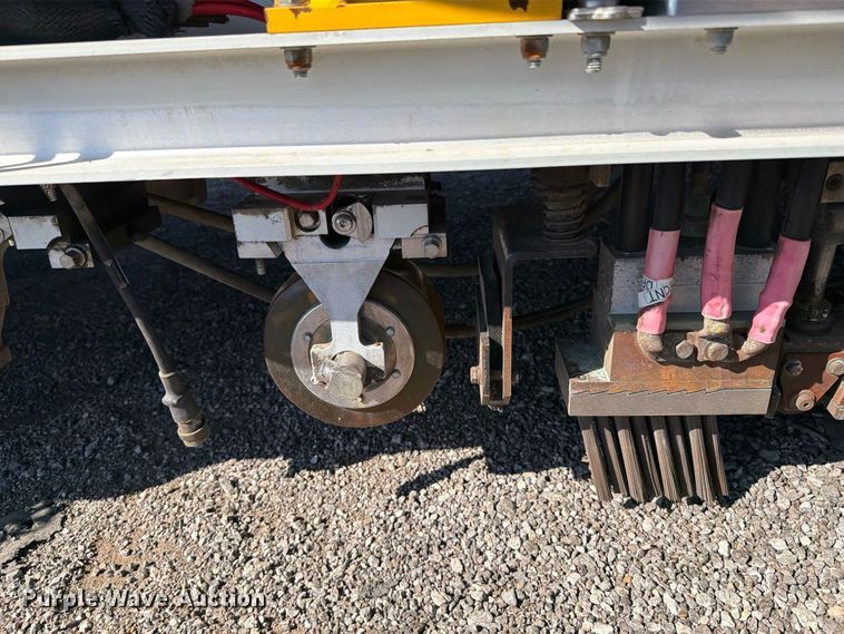 image for item FB5126 2013 Ford F750 Super Duty railroad inspection truck