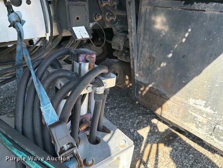 image for item FB5126 2013 Ford F750 Super Duty railroad inspection truck