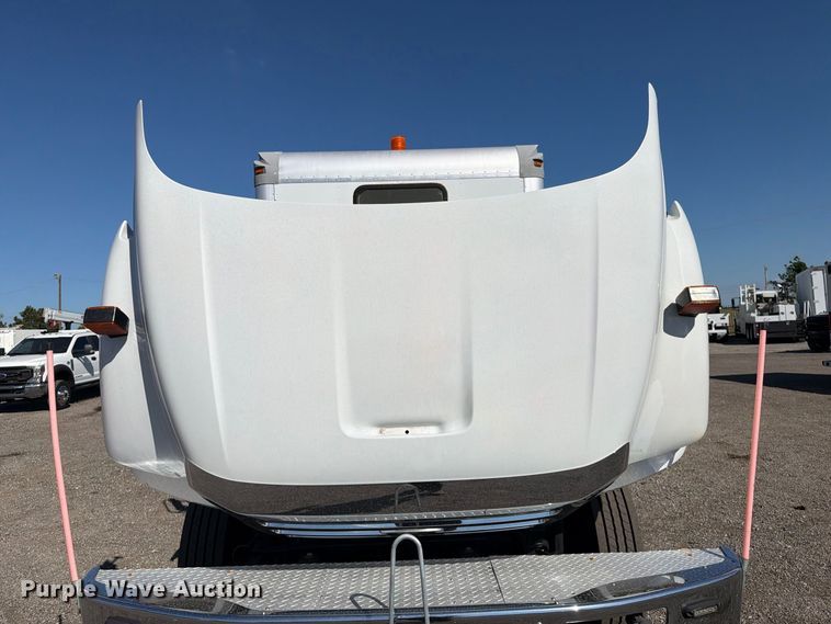 image for item FB5126 2013 Ford F750 Super Duty railroad inspection truck
