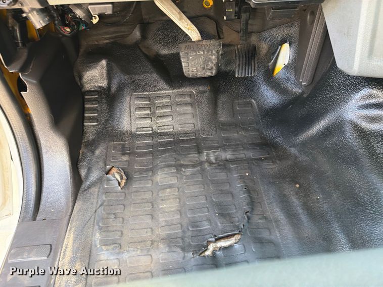 image for item FB5126 2013 Ford F750 Super Duty railroad inspection truck