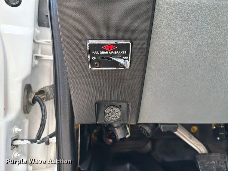 image for item FB5126 2013 Ford F750 Super Duty railroad inspection truck