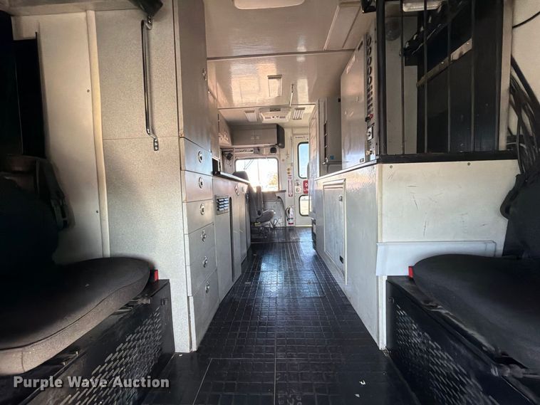image for item FB5126 2013 Ford F750 Super Duty railroad inspection truck