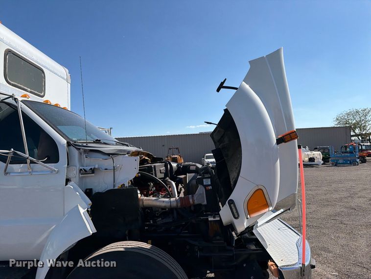 image for item FB5126 2013 Ford F750 Super Duty railroad inspection truck
