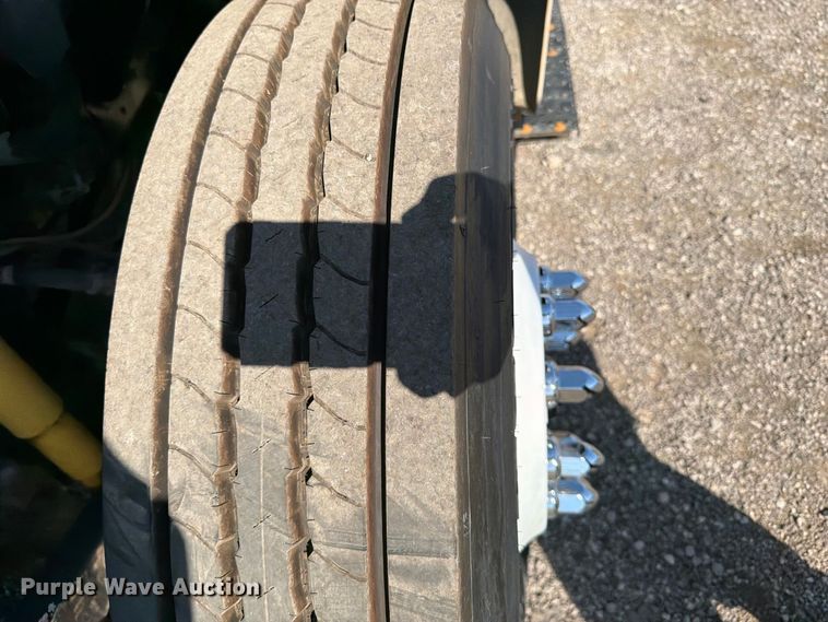 image for item FB5126 2013 Ford F750 Super Duty railroad inspection truck