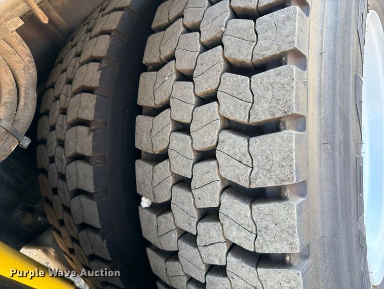 image for item FB5126 2013 Ford F750 Super Duty railroad inspection truck