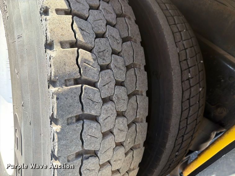 image for item FB5126 2013 Ford F750 Super Duty railroad inspection truck