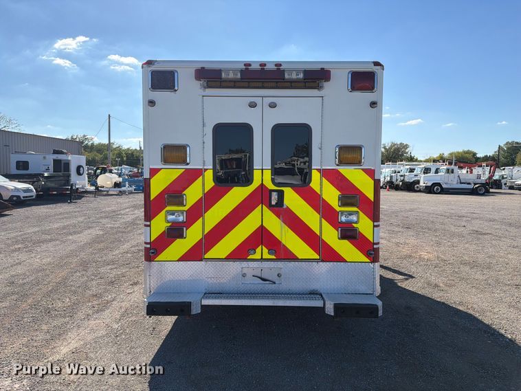 image for item FB5127 2006 International DuraStar 4300 ambulance