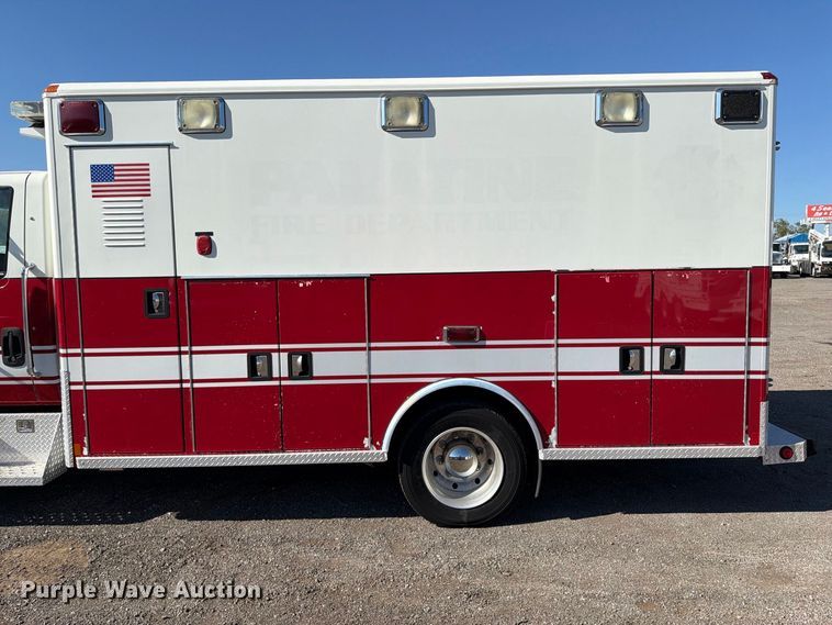image for item FB5127 2006 International DuraStar 4300 ambulance