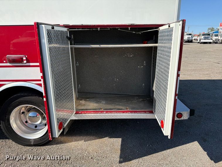 image for item FB5127 2006 International DuraStar 4300 ambulance