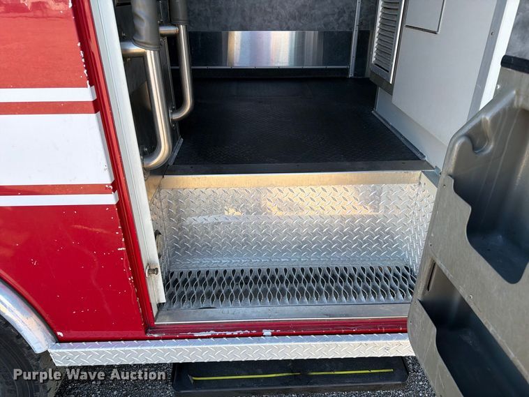 image for item FB5127 2006 International DuraStar 4300 ambulance