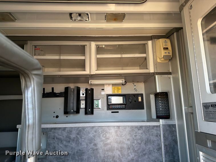image for item FB5127 2006 International DuraStar 4300 ambulance