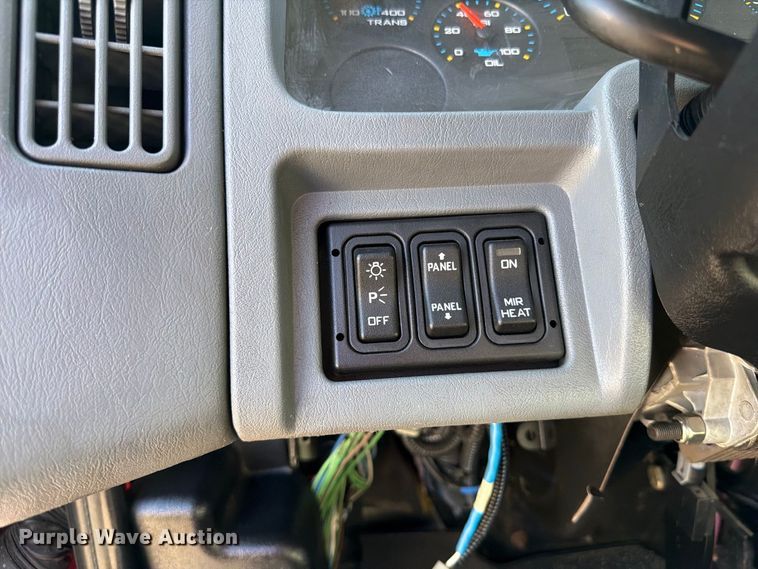 image for item FB5127 2006 International DuraStar 4300 ambulance