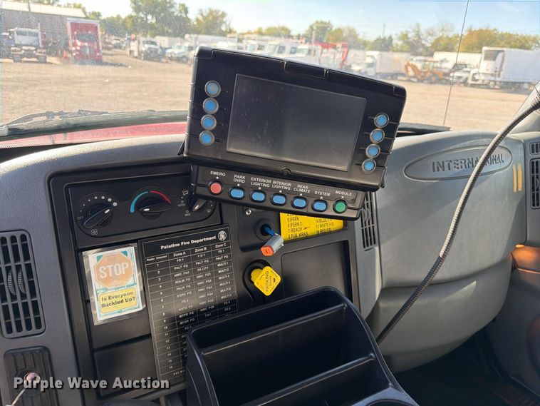 image for item FB5127 2006 International DuraStar 4300 ambulance