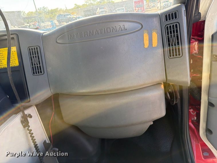 image for item FB5127 2006 International DuraStar 4300 ambulance